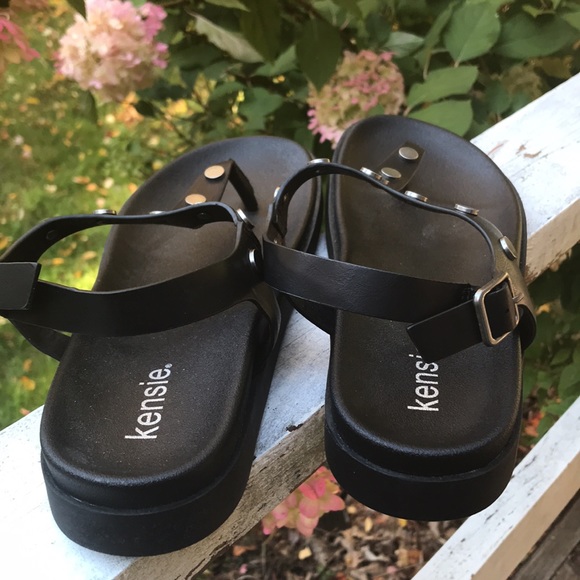 Kensie Nordstrom Black with Silver Edgy Flat Studs Thong Back Strap Sandals 9 - Picture 6 of 8